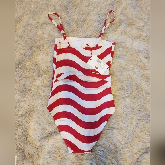 Solid & Striped One Piece - Picture 9 of 10